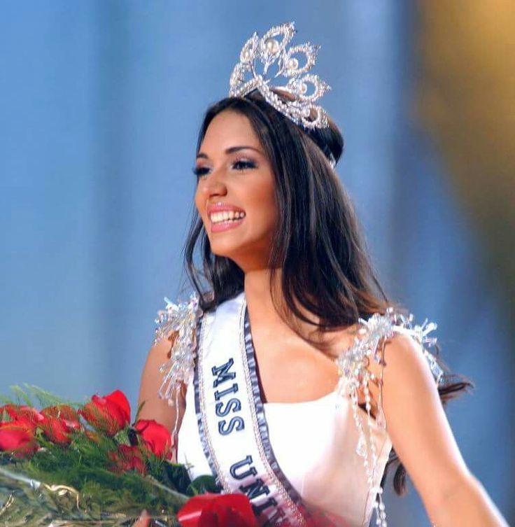 Amelia Vega: From Beauty Queen to $130M Net Worth – Her Inspiring Journey Amelia Vega Net Worth